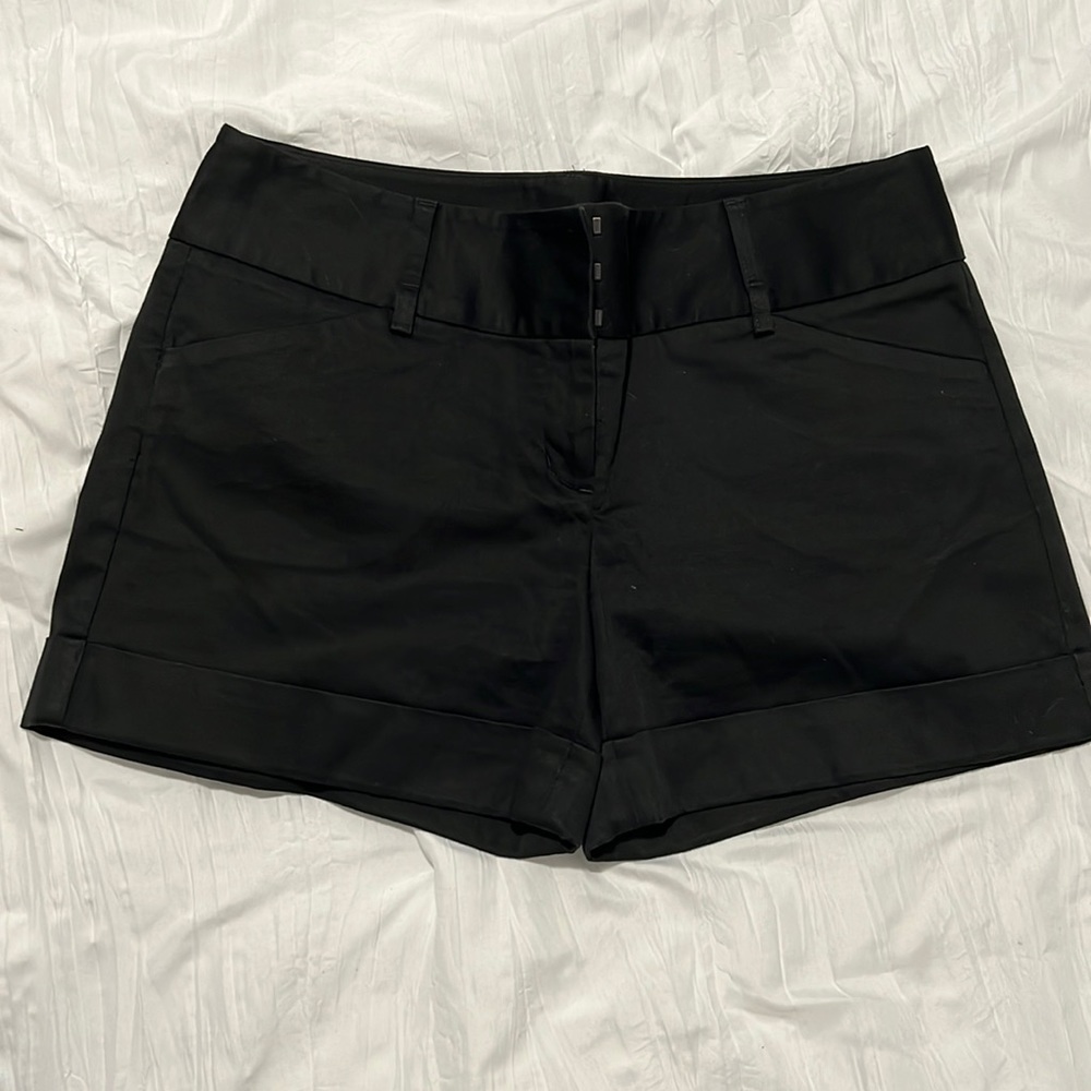 Express dress shorts. Black. Size 6. Brand new. - Picture 1 of 4
